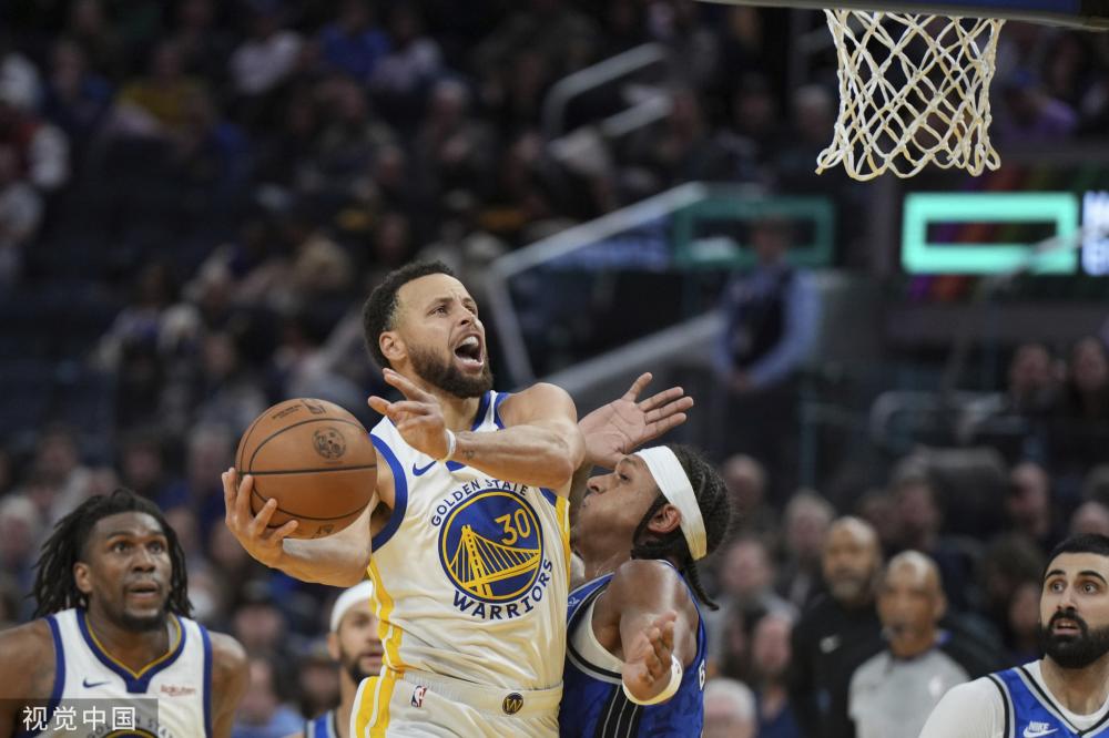 众场合进行 众场合进行