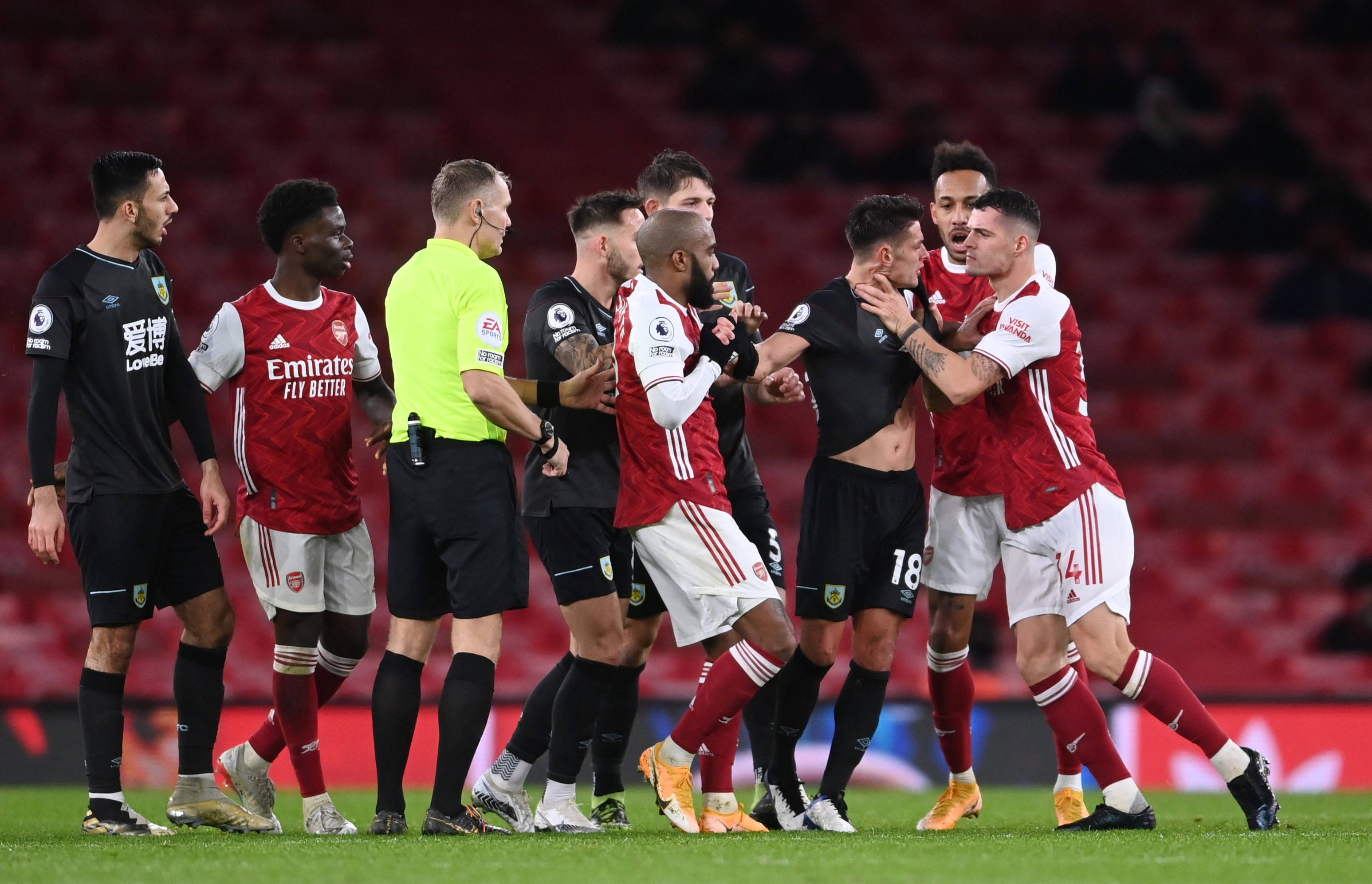 随着转会窗 随着转会窗